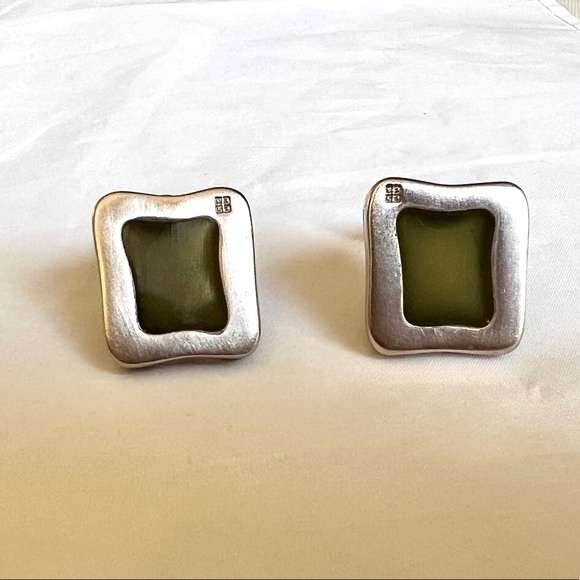 GIVENCHY Vintage Brushed SilverTone Green Resin Clip Earrings - Picture 8 of 11
